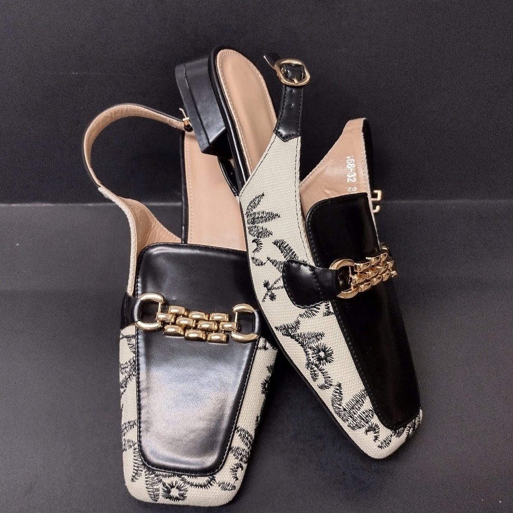 - WOMEN  EMBROIDERED SANDALS  size : 7.5